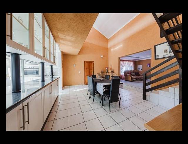 5 BEDROOM HOUSE FOR SALE IN ORMONDE